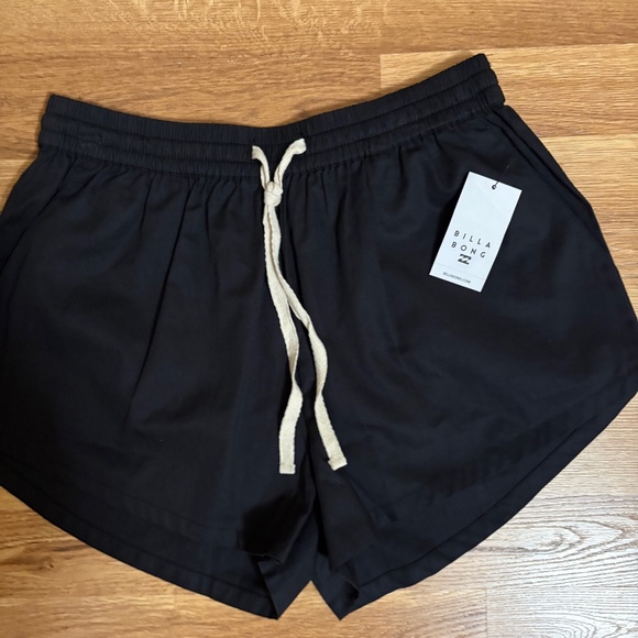 Billabong women’s Pipe Line Shorts - Picture 3 of 10